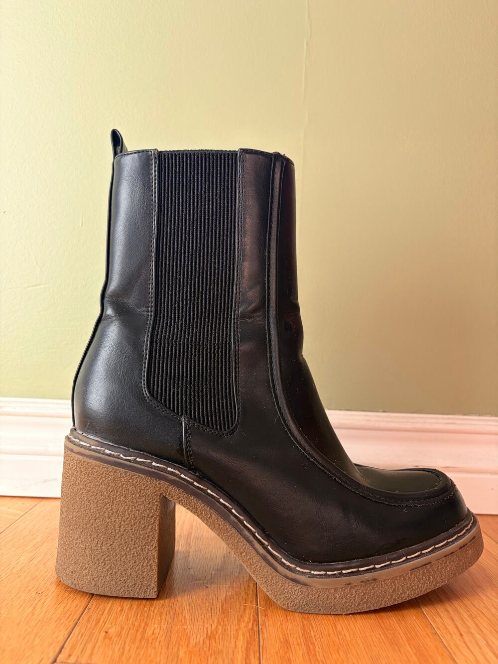 Aqua-Moda Black Chunky Platform Chelsea Boots Y2K 70s Moc Toe Heeled